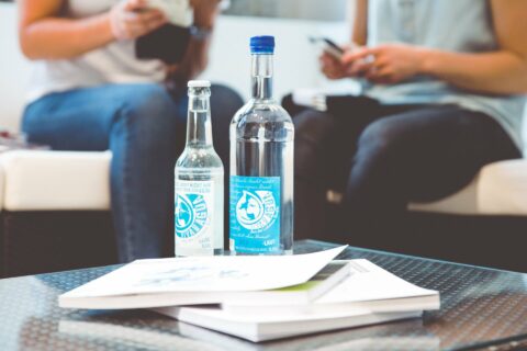 VcA Mineralwasser, Konferenztisch